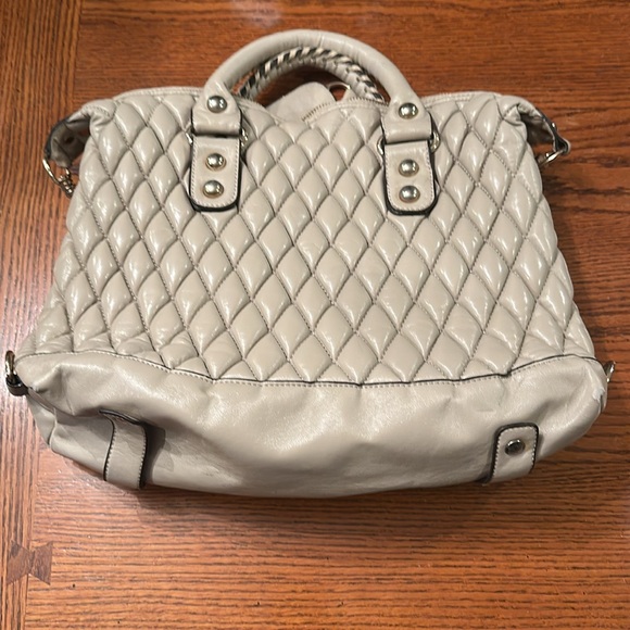 Quilted tan Handbag - Picture 6 of 9